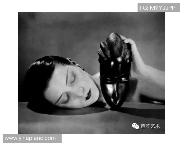 以镜头回顾巴黎感人瞬间这一幕让无数人潸然泪下 以镜头回顾巴黎感人瞬间这一幕让无数人潸然泪下